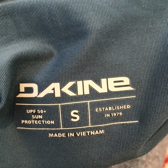 ☀️🌊Two for $15🌊Dakine swim shirt - Picture 7 of 7